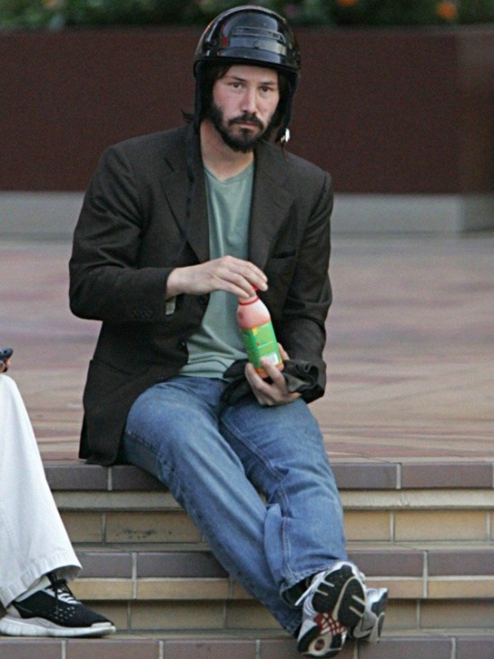 helmetkeanu